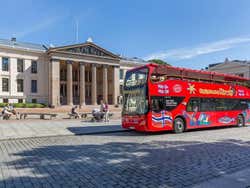 El autobús turístico recorriendo Oslo